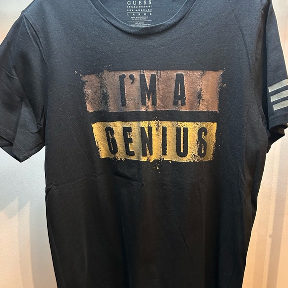 Guess T shirt gently worn, size L, 100% cotton, machine wash cold. - Picture 3 of 10